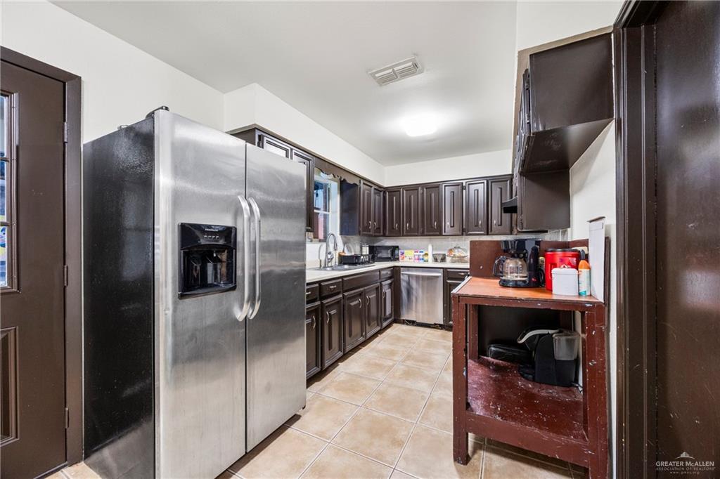 Photo 5 of 2525 Falcon Avenue