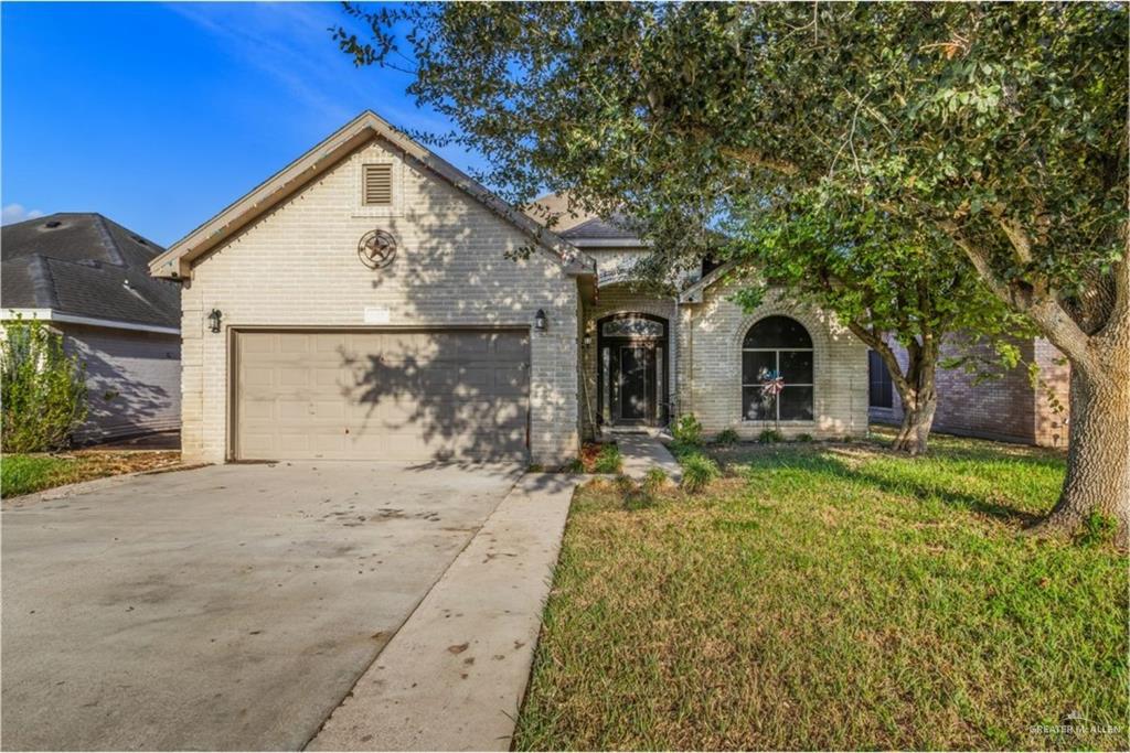 Photo 1 of 1405 La Ciniega Drive, Weslaco