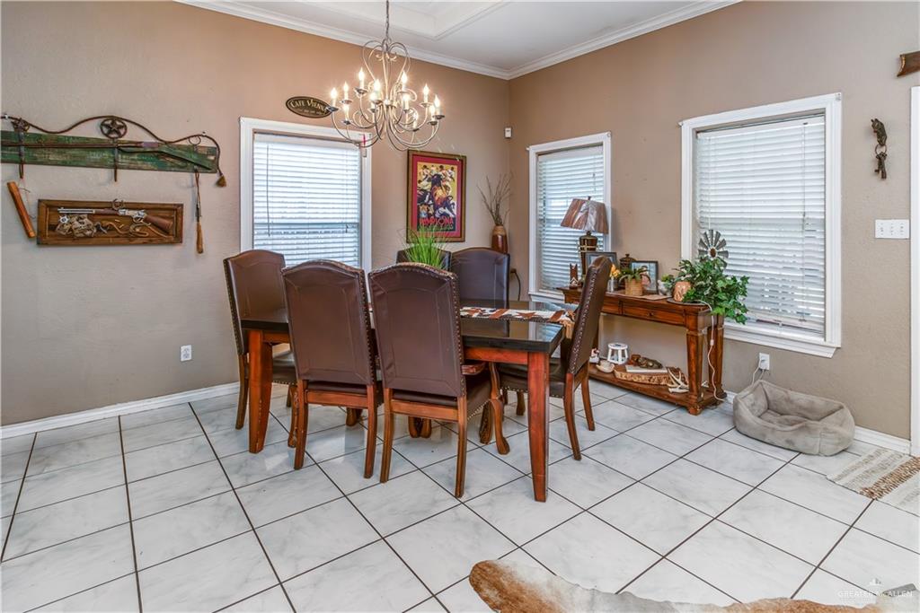 Photo 3 of 1405 La Ciniega Drive