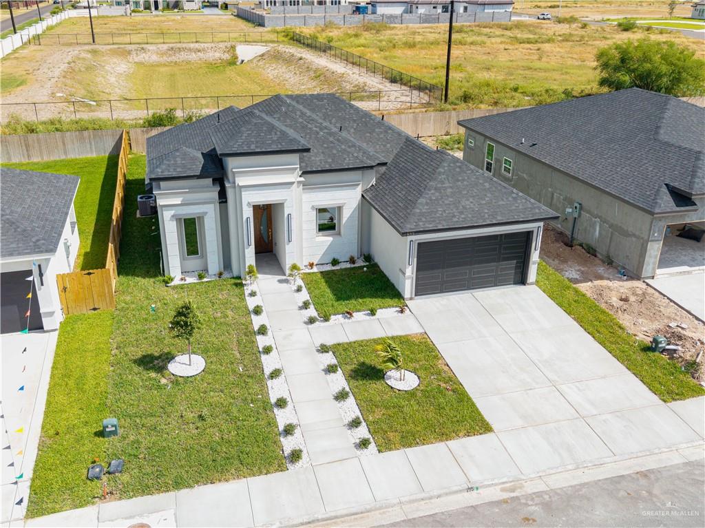 Photo 2 of 803 Corales Street