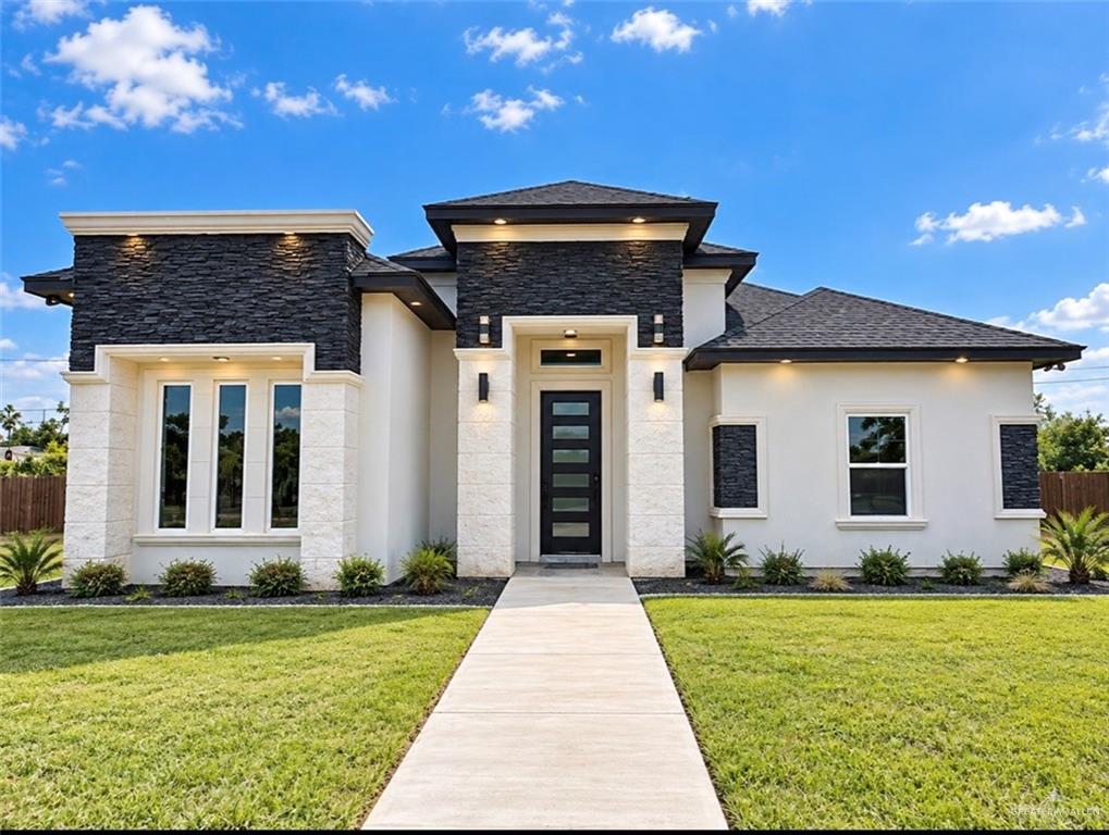 Photo 1 of 739 Las Colinas Circle, Roma