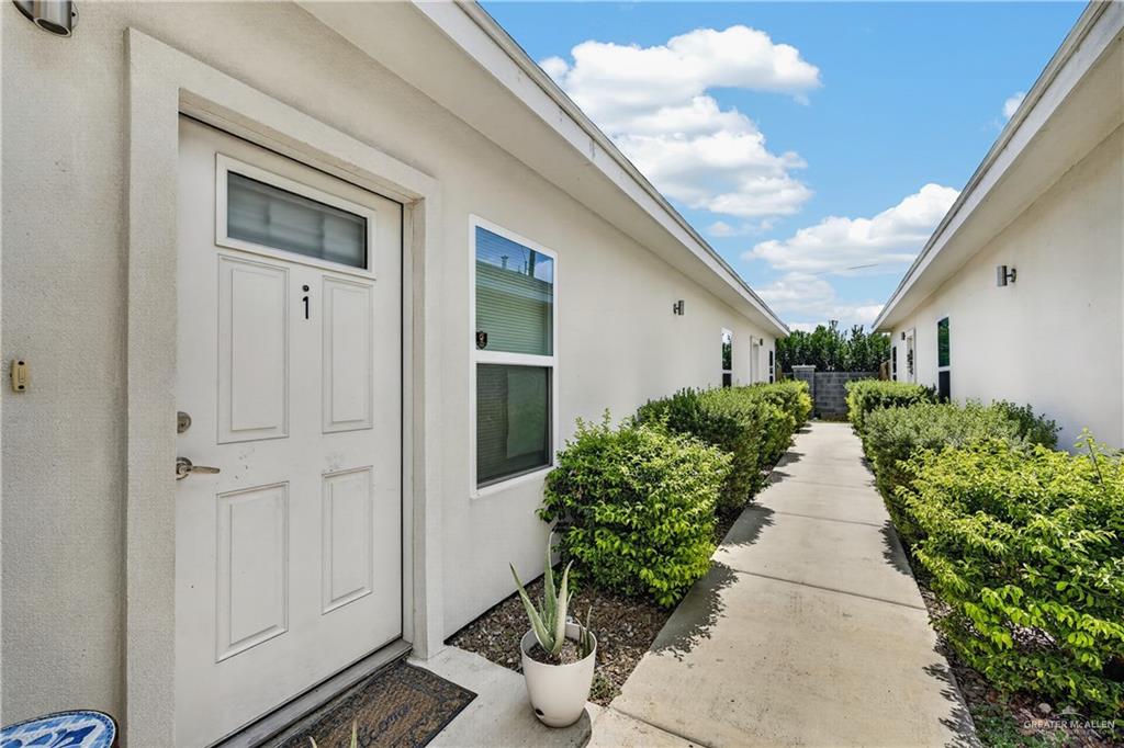 Photo 4 of 3100 Kenwood Street