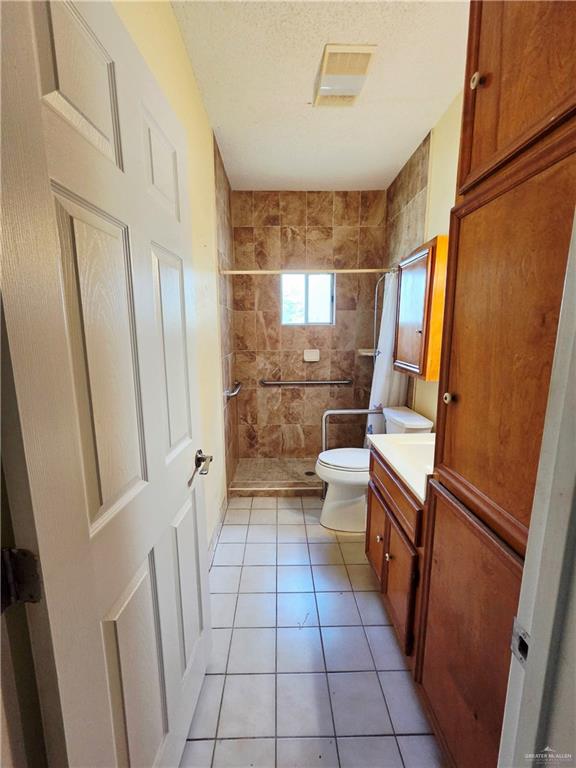 Photo 2 of 2141 Kennedy Circle