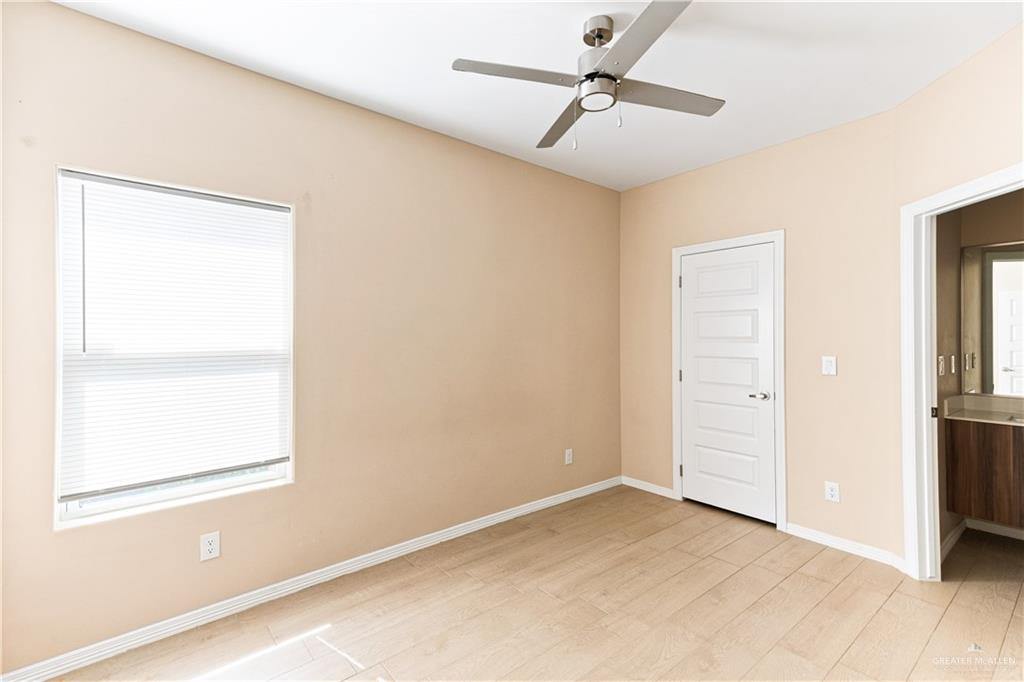 Photo 6 of 2919 Driftwood Street #4