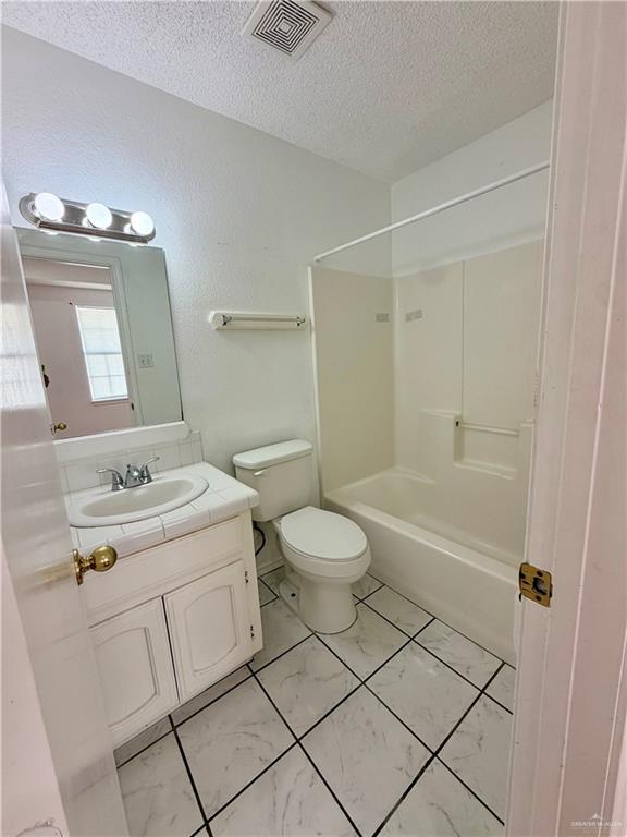 Photo 8 of 2810 Fresno Avenue