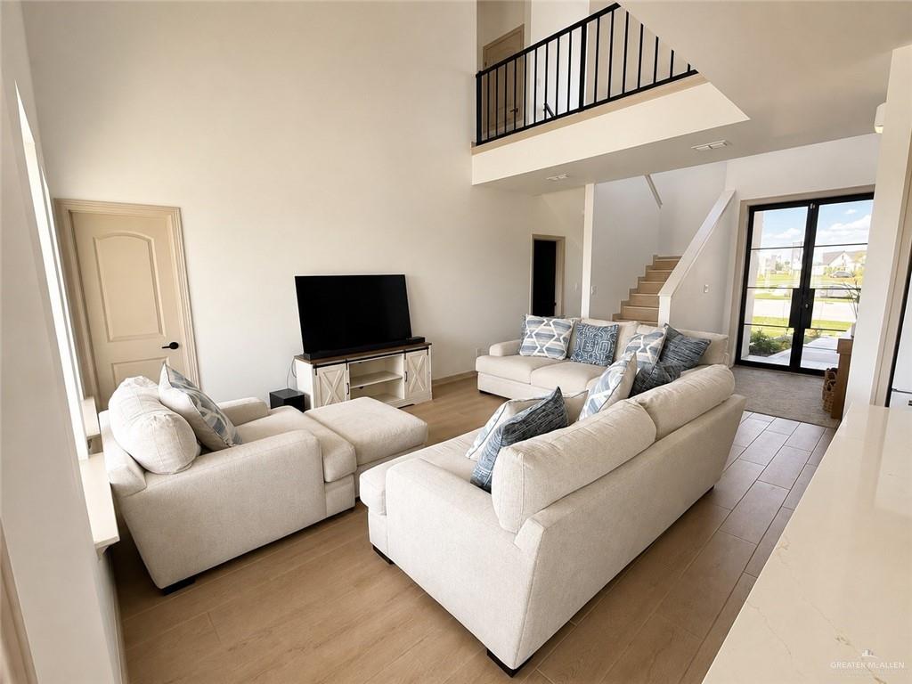 Photo 5 of 2509 Cartier Drive