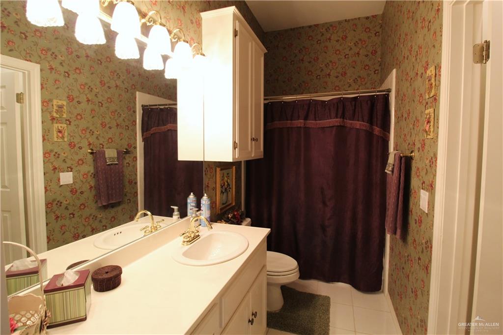 Photo 21 of 2404 Durango Drive