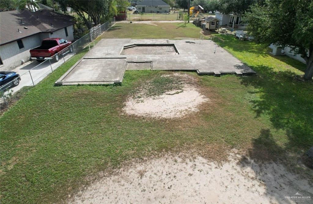Photo 4 of 2021 Mexico Avenue