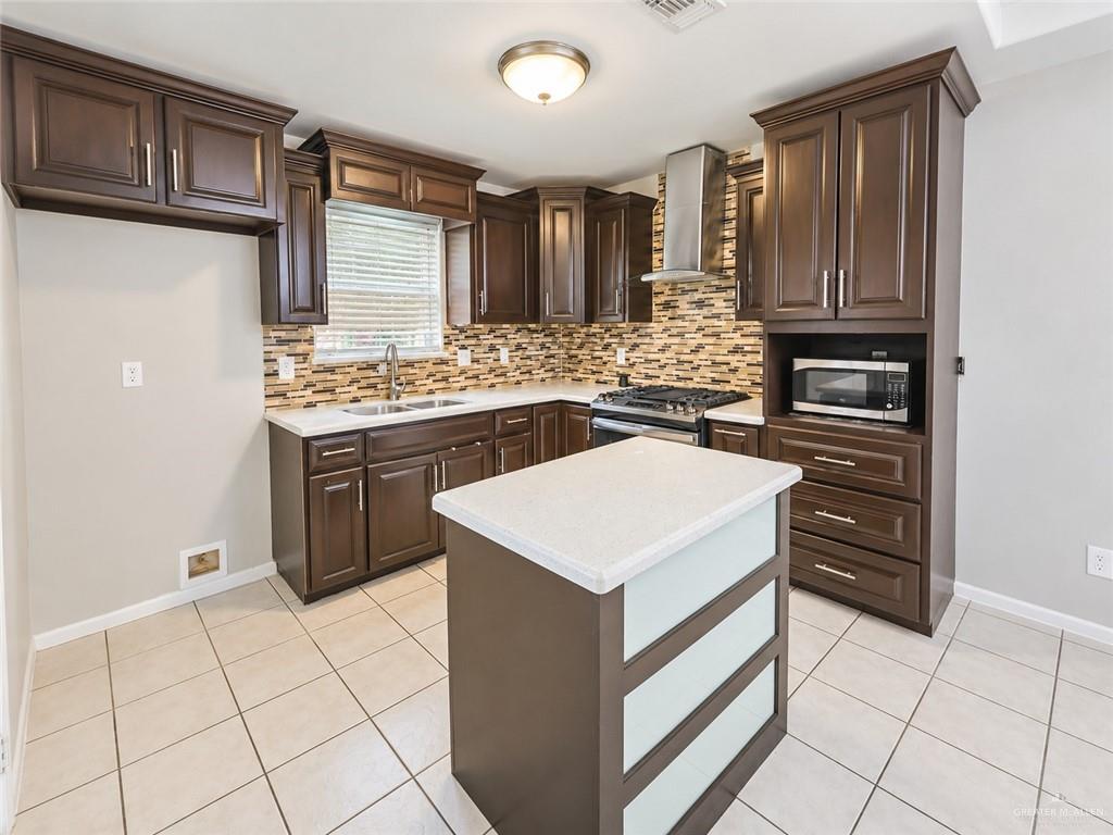 Photo 3 of 119 Trosper Boulevard