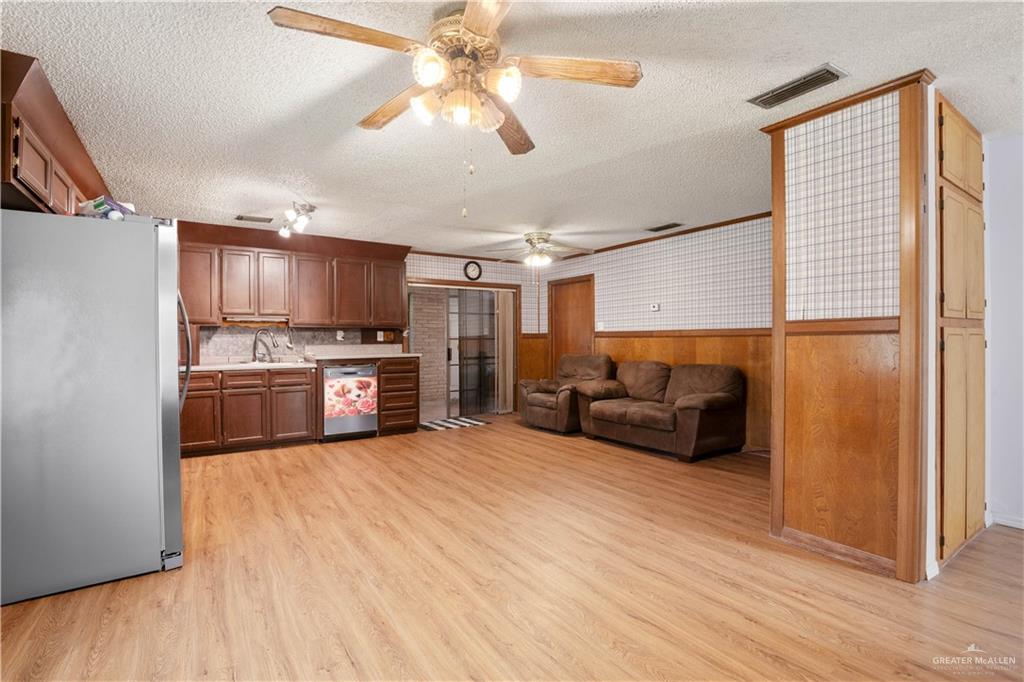 Photo 5 of 1317 Texas Avenue