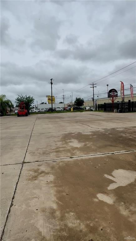 Photo 2 of 6021 EXPWY 281