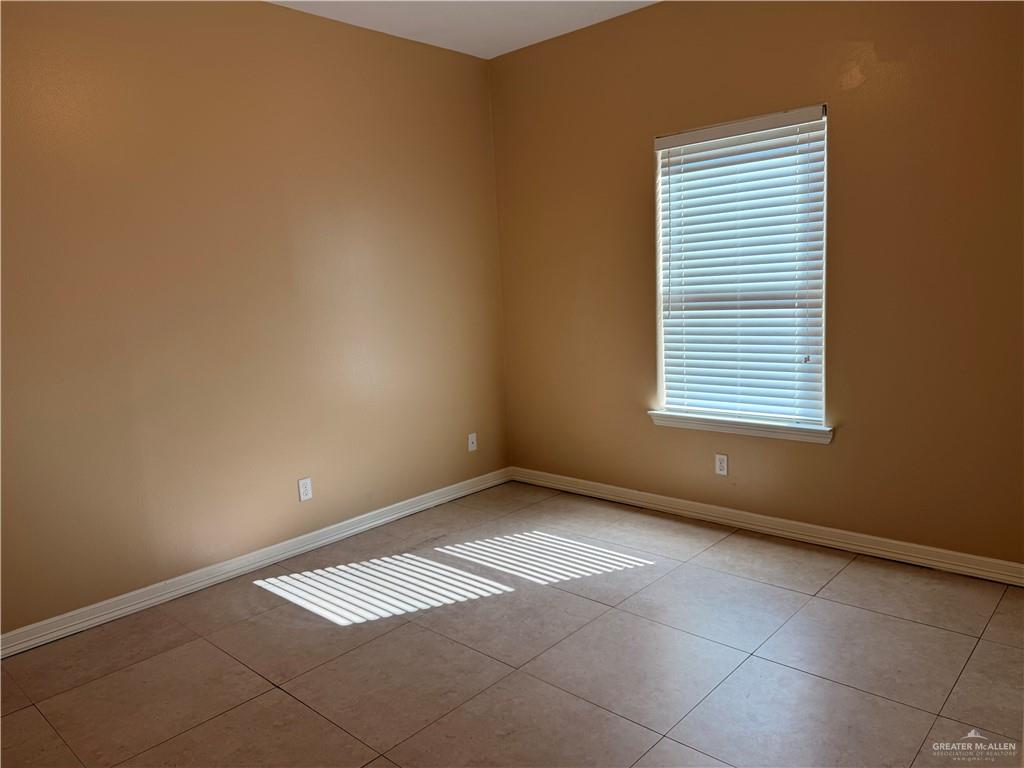 Photo 5 of 2600 Garfield Avenue #1