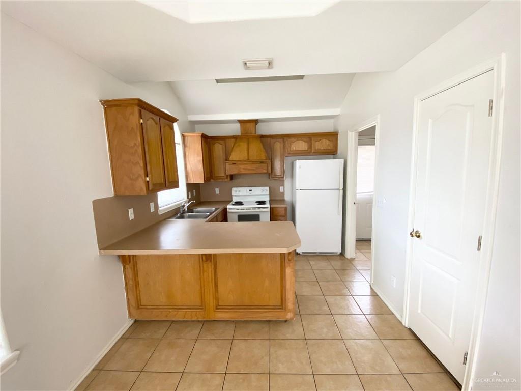 Photo 3 of 820 Cross Lane #3