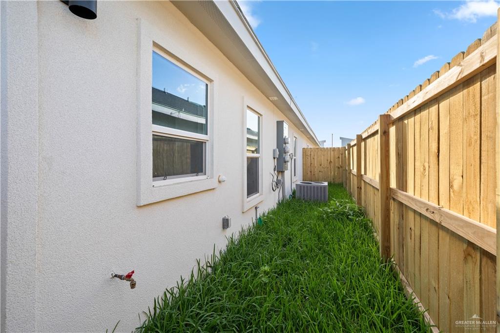 Photo 15 of 409 Onyx Drive