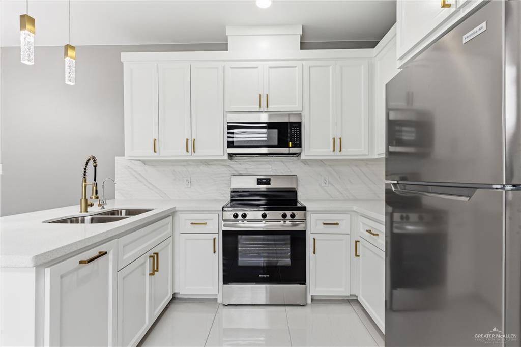 Photo 7 of 1802 Violet Drive