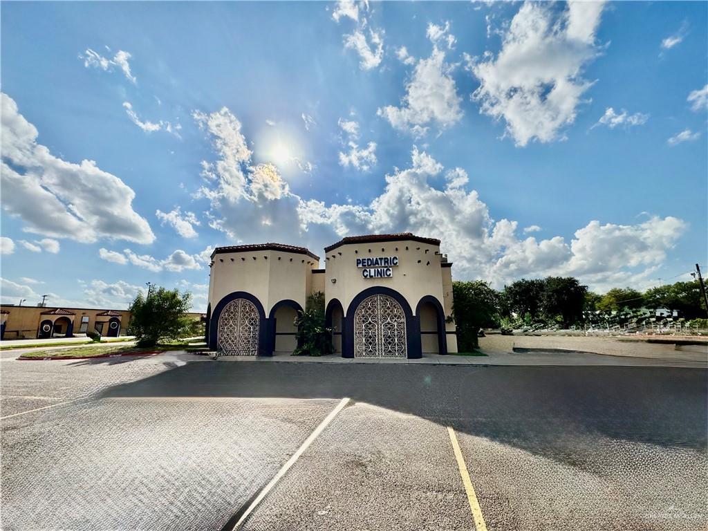 Photo 3 of 807 Cage Boulevard