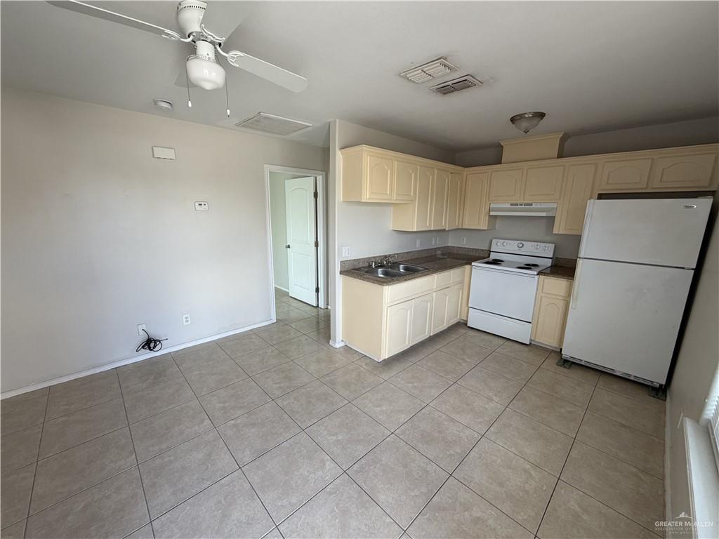 Photo 3 of 401 Rockport Street