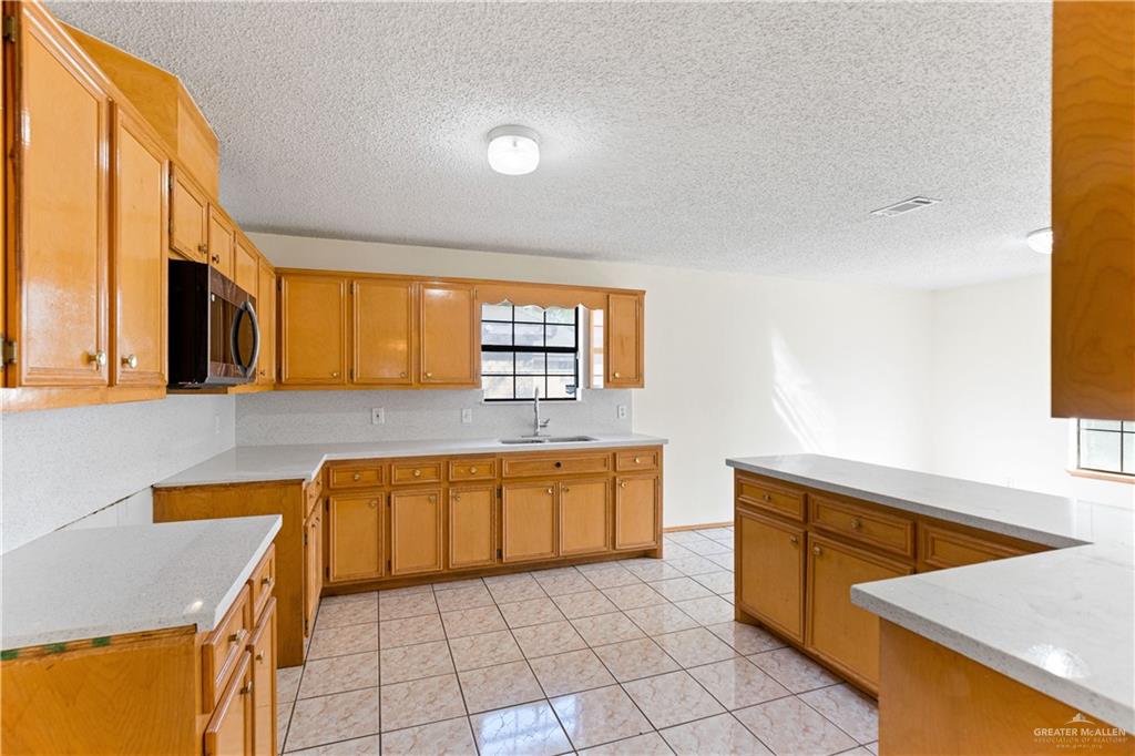 Photo 5 of 1303 Camelia Avenue