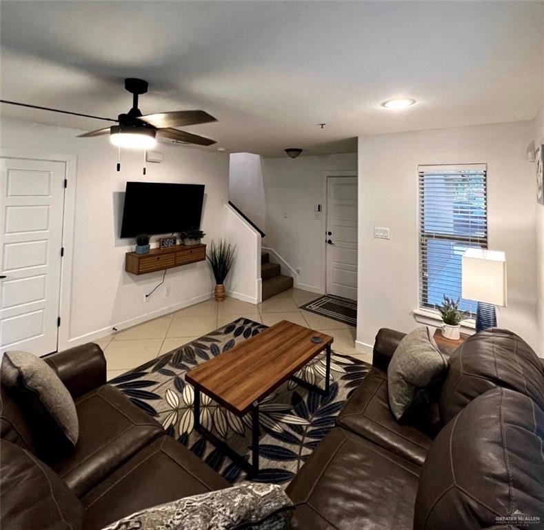 Photo 4 of 1300 Pineridge Avenue #1