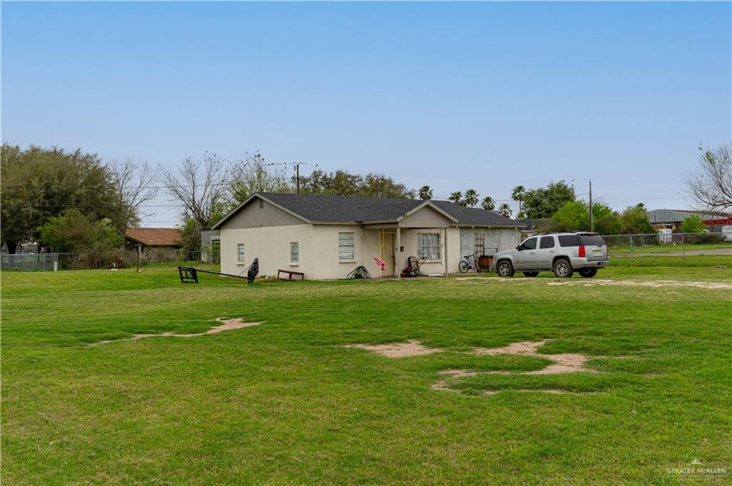 Photo 4 of 805 Foster Drive