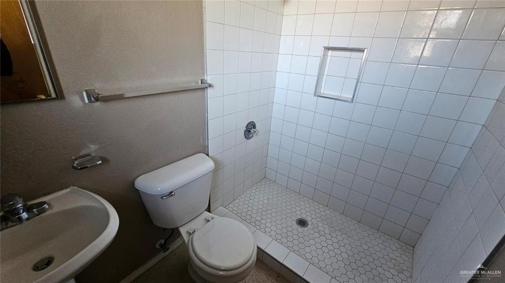 Photo 7 of 1208 Camelia Avenue