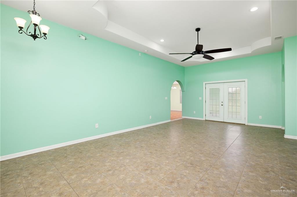 Photo 3 of 433 Bowie Street
