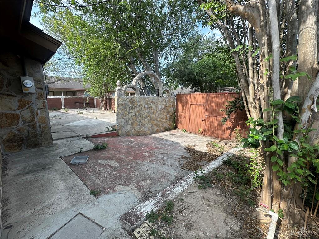 Photo 18 of 607 Mariposa Street