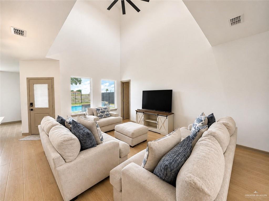 Photo 6 of 2509 Cartier Drive