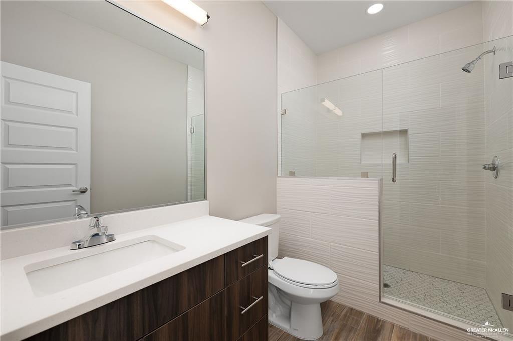 Photo 9 of 4220 Walnut Street #4
