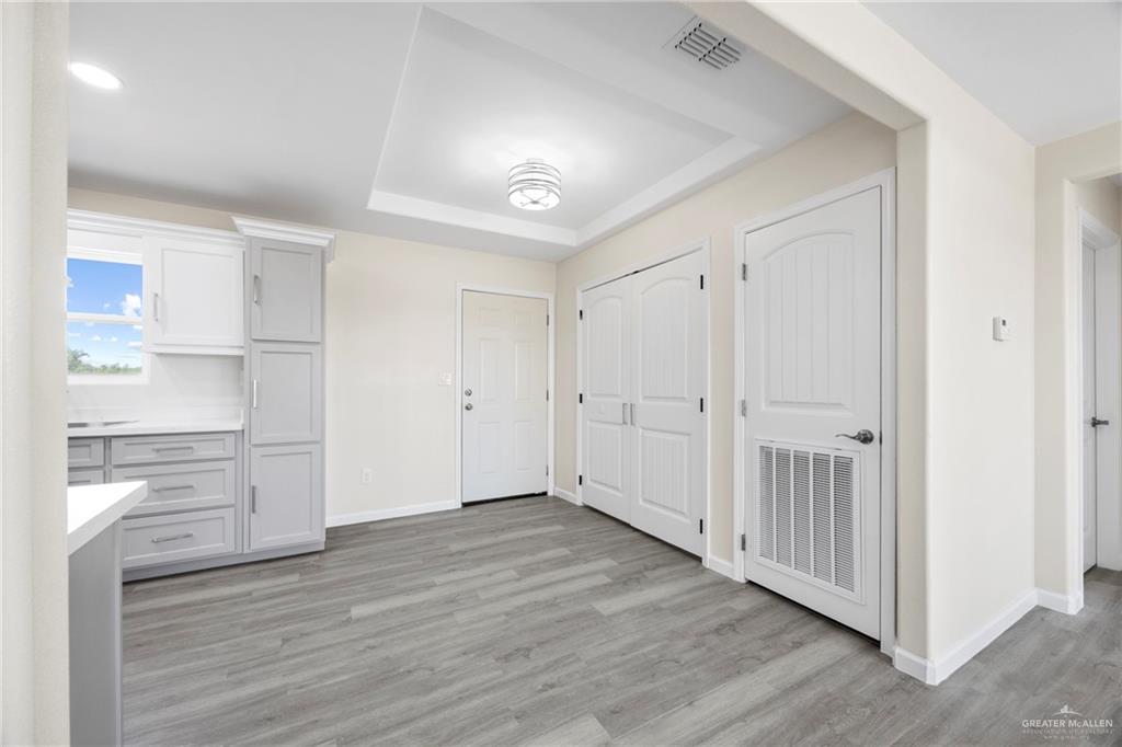 Photo 4 of 1417 Mariposa Drive