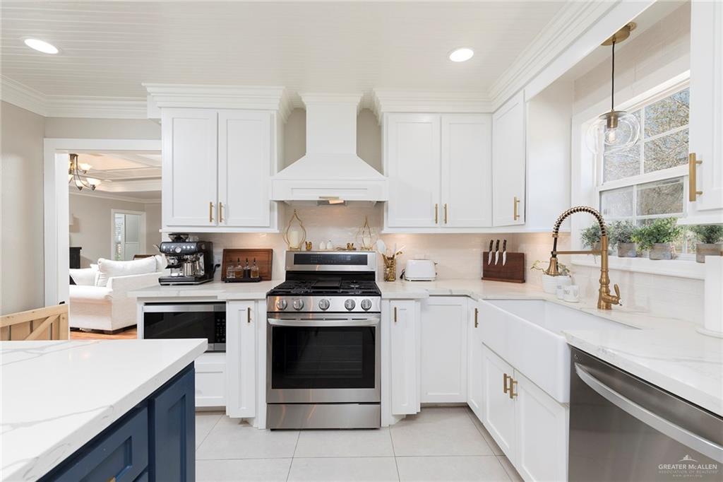 Photo 8 of 1709 Tamarack Avenue