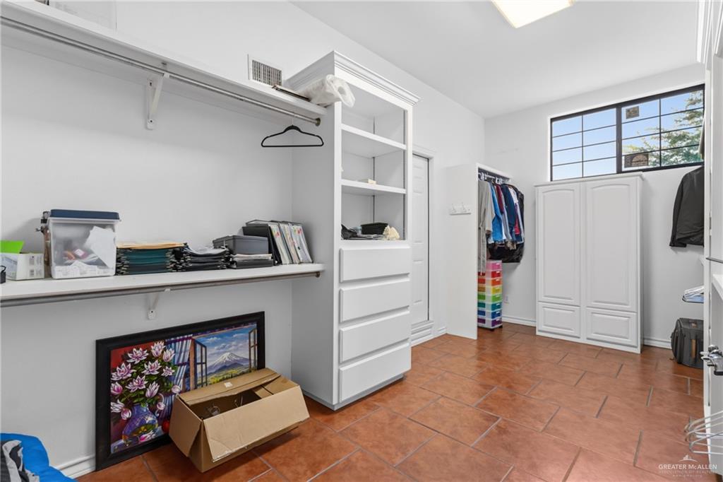 Photo 16 of 1508 Thornwood Drive