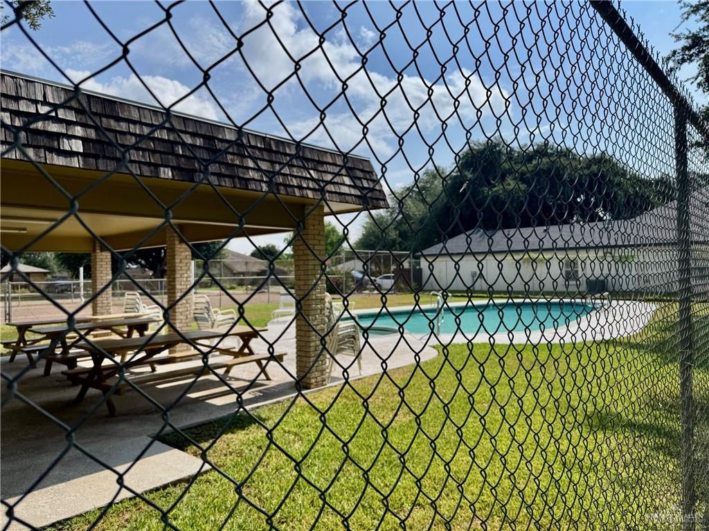 Photo 14 of 2511 Brentwood Drive