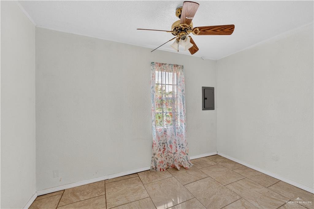 Photo 5 of 4006 Salinas Street
