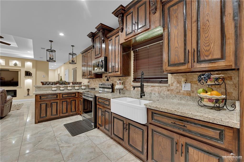 Photo 9 of 1116 Prado Drive