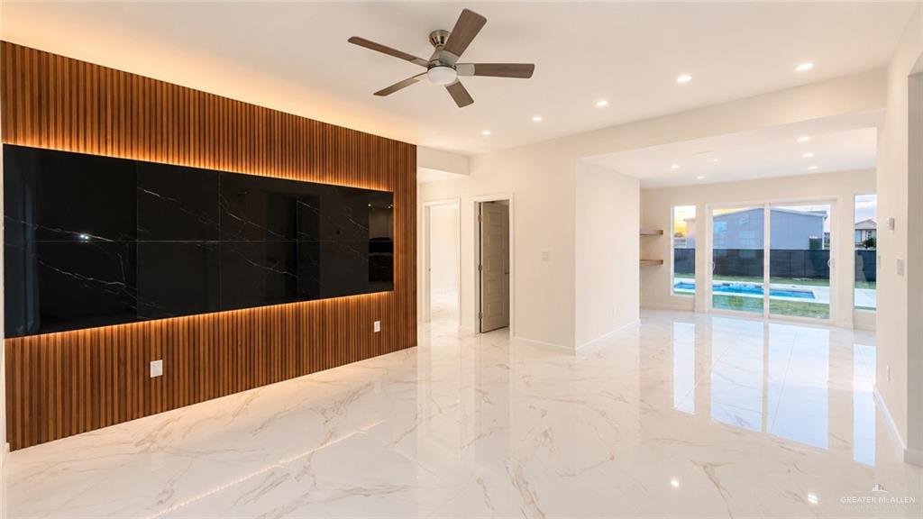 Photo 3 of 214 Barcelona Drive