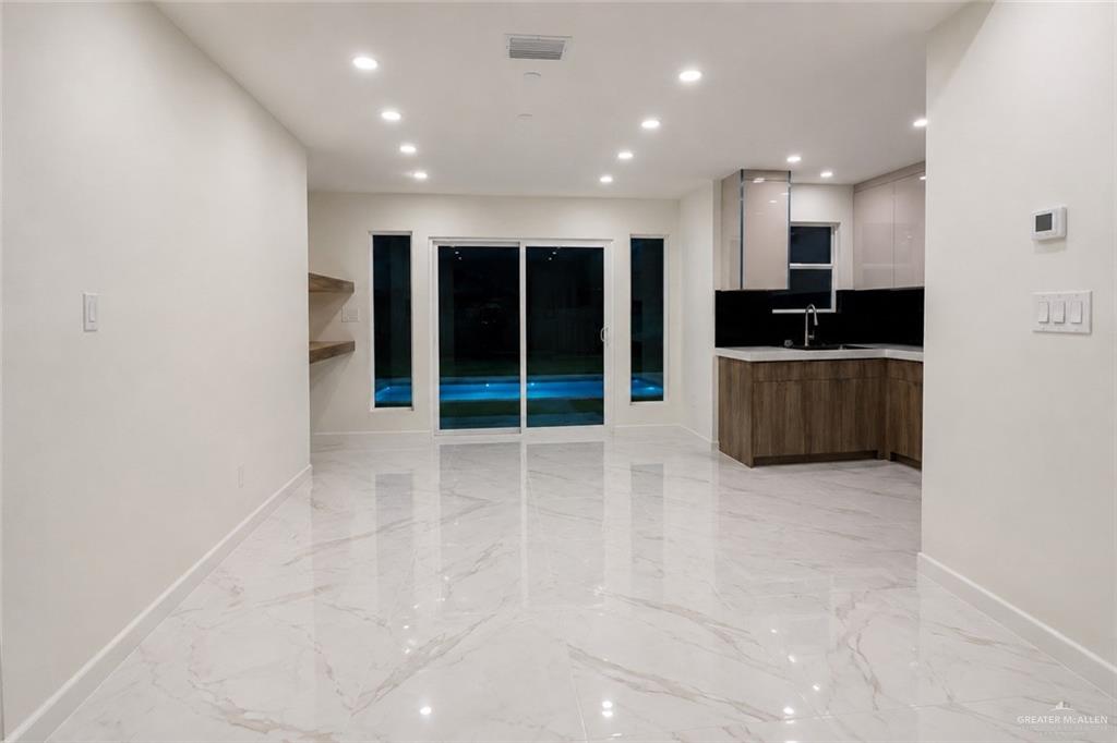 Photo 5 of 214 Barcelona Drive