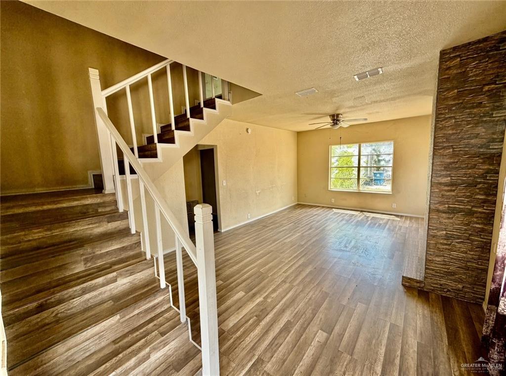 Photo 3 of 734 Milam Street