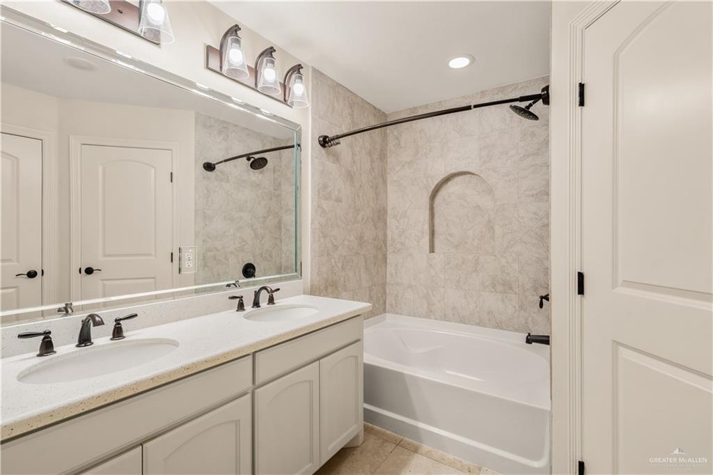 Photo 11 of 2111 26th Street