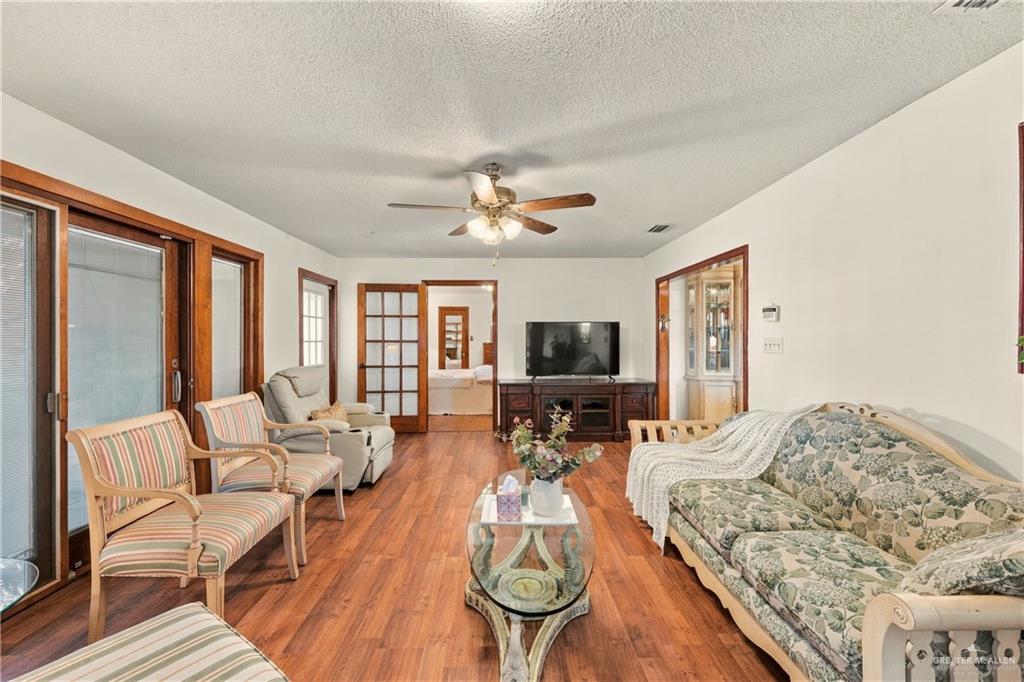 Photo 11 of 3620 Gumwood Avenue #1