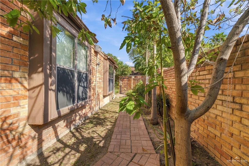 Photo 27 of 3620 Gumwood Avenue #1