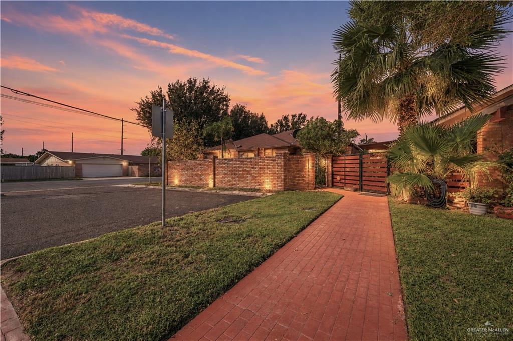Photo 39 of 3620 Gumwood Avenue #1
