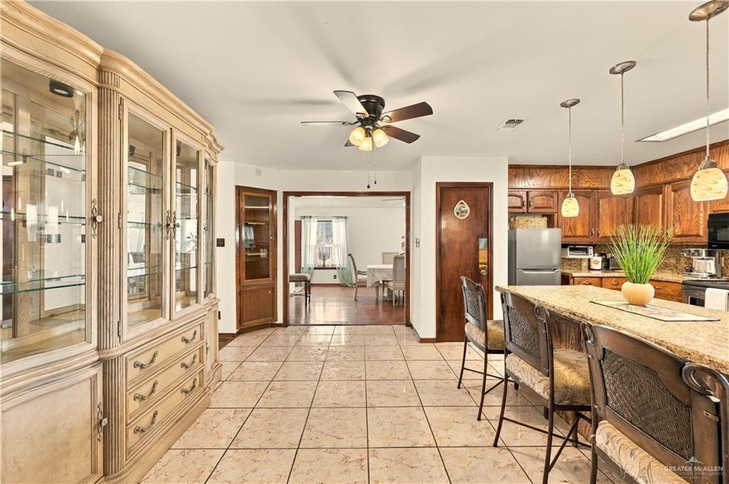 Photo 5 of 3620 Gumwood Avenue #1
