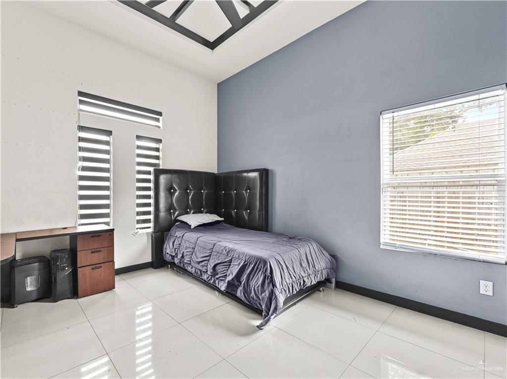 Photo 8 of 4000 Eucaliptus Avenue