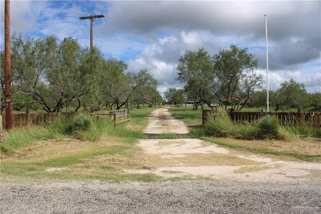 Photo 3 of 375 CR 401 Road