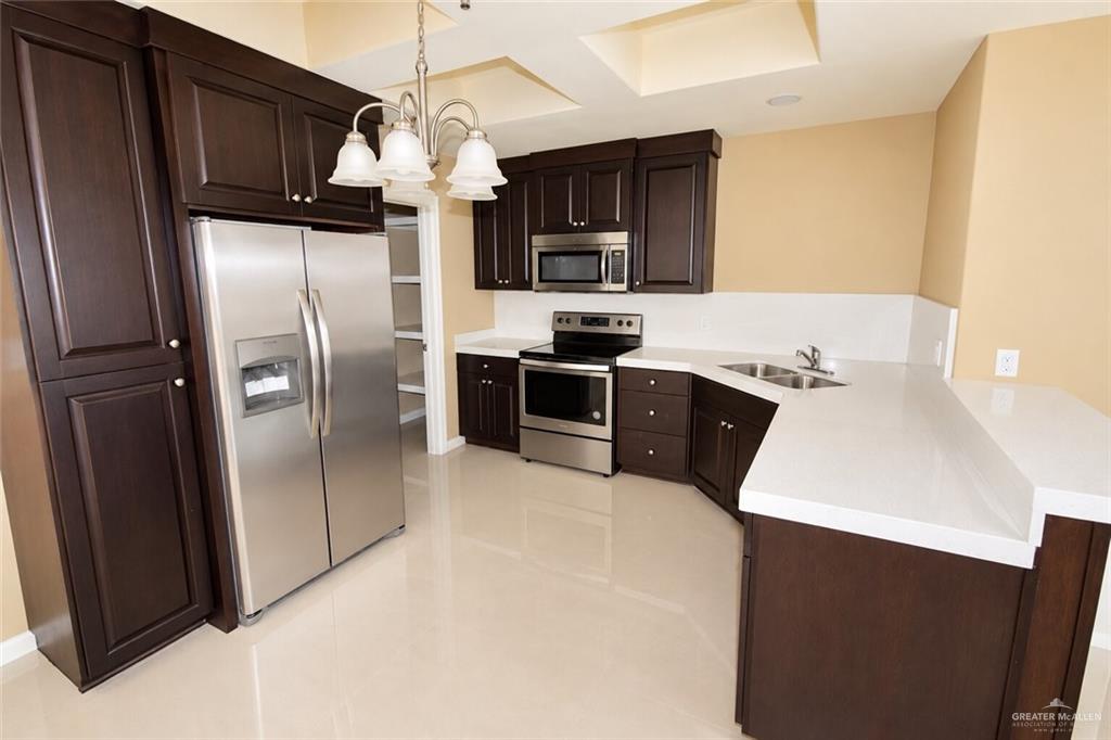 Photo 5 of 1208 Pineridge Avenue