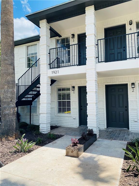 Photo 2 of 1921 Hackberry Avenue