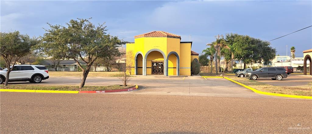 Photo 3 of 805R Cage Boulevard