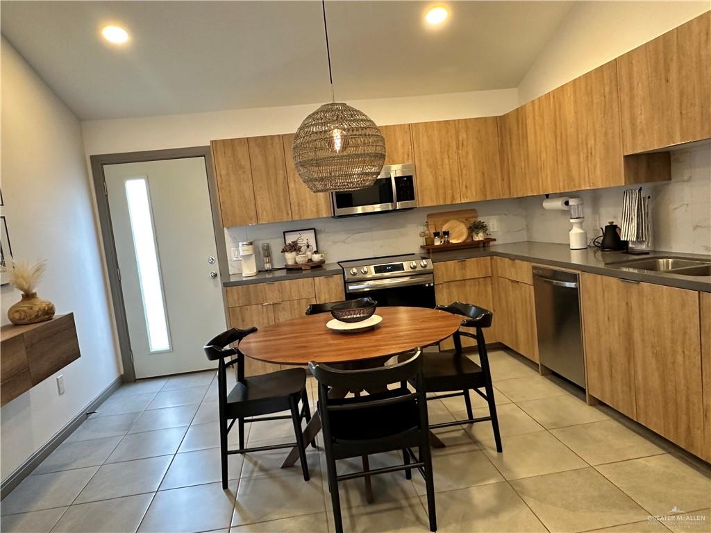 Photo 8 of 1308 Iris Avenue #3