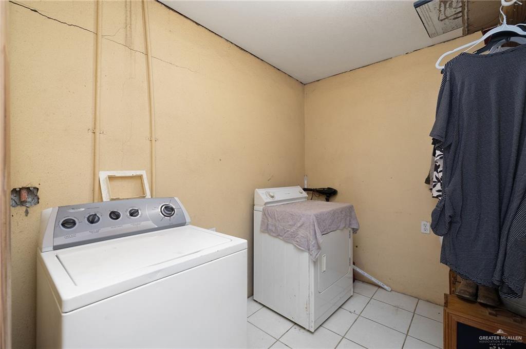 Photo 12 of 285 Tulipan Street